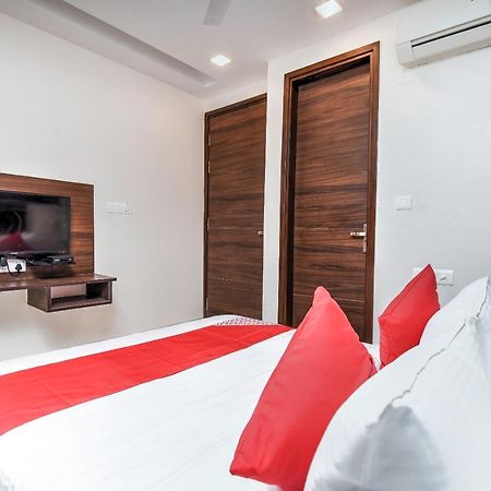 Oyo 81042 Rajput Resort Patiāla Dış mekan fotoğraf