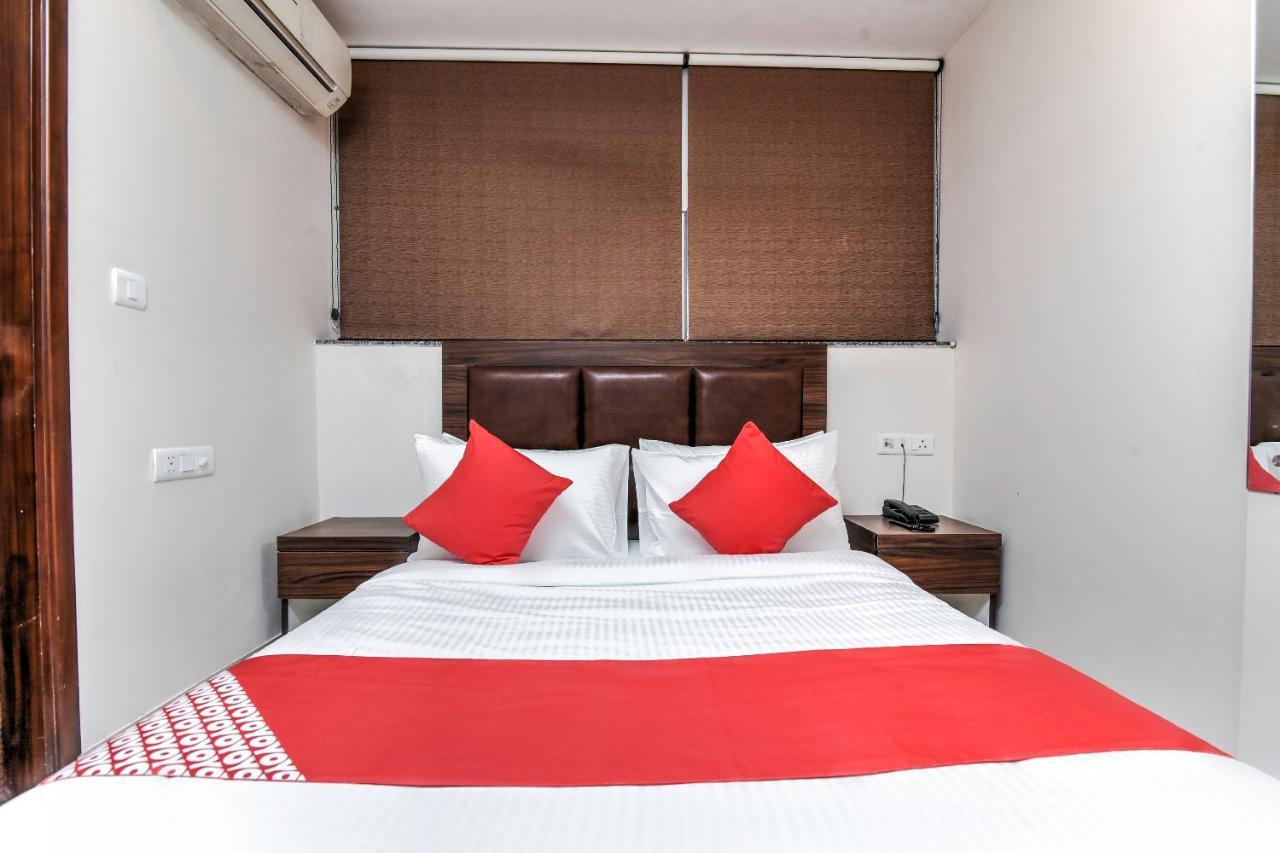 Oyo 81042 Rajput Resort Patiāla Dış mekan fotoğraf
