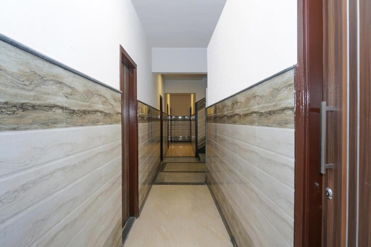 Oyo 81042 Rajput Resort Patiāla Dış mekan fotoğraf